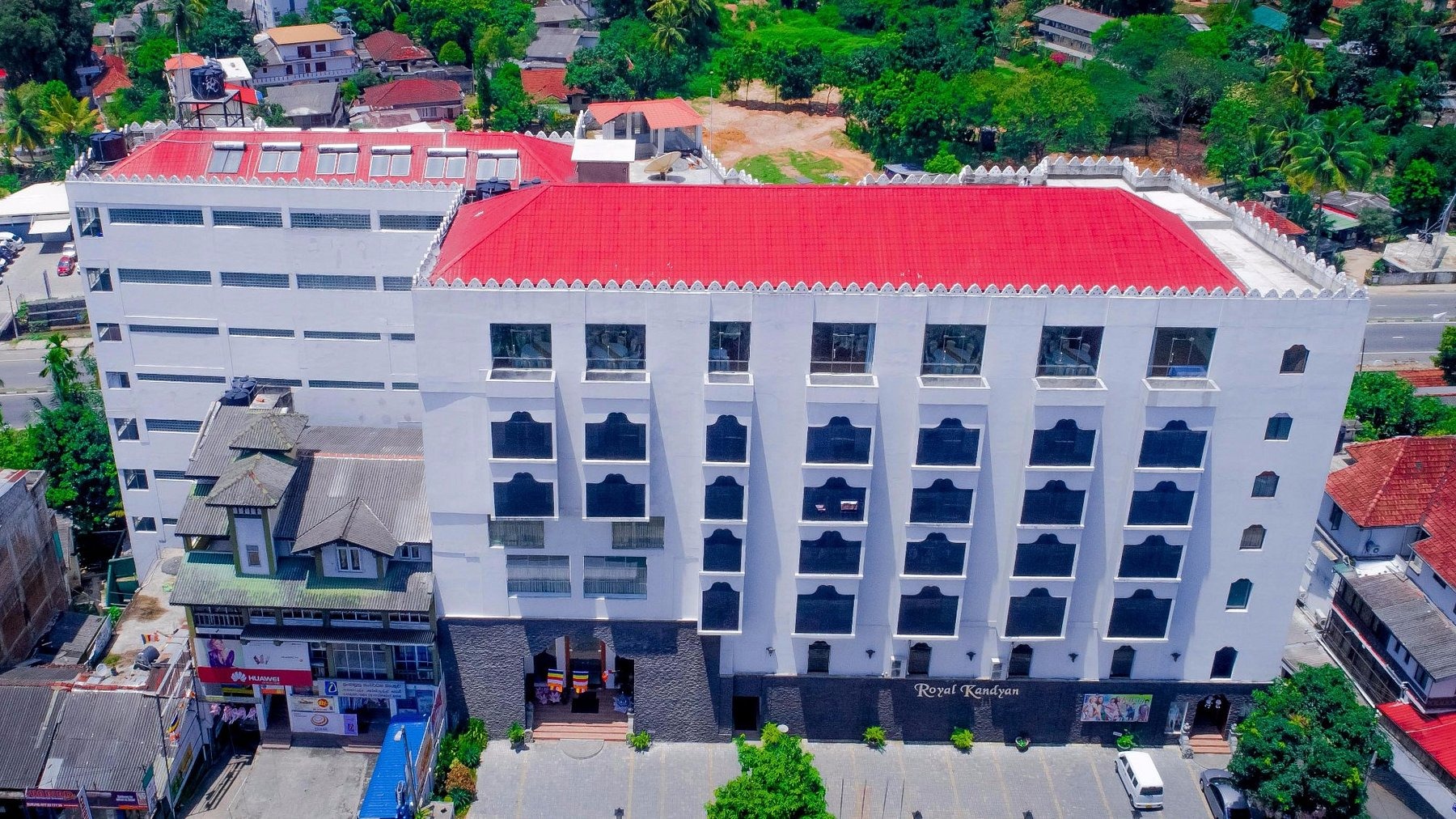 هتل رویال کندیان